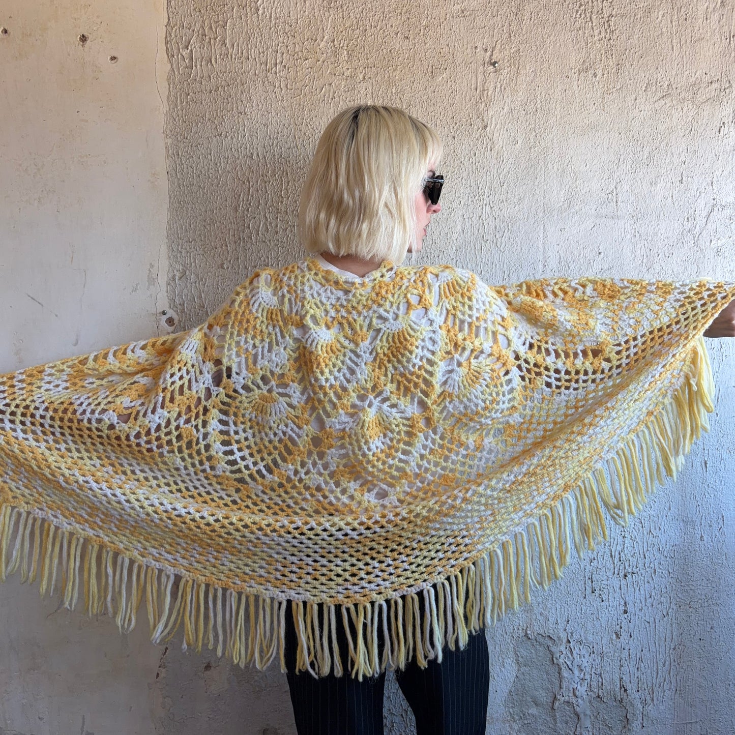 VTG Crochet Yellow and White Fringe Cape M