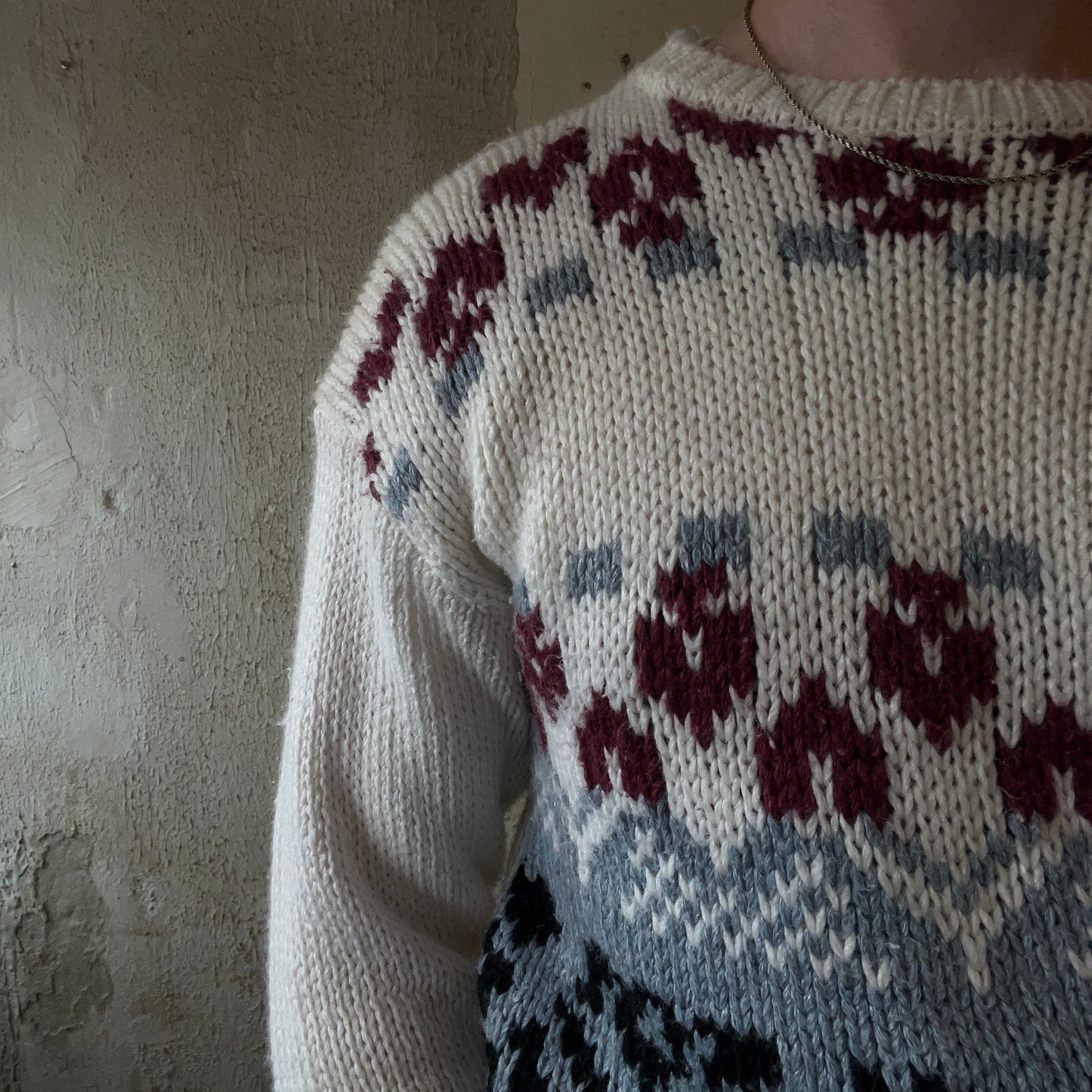 HANDKNIT WHITE PATTERN SWEATER