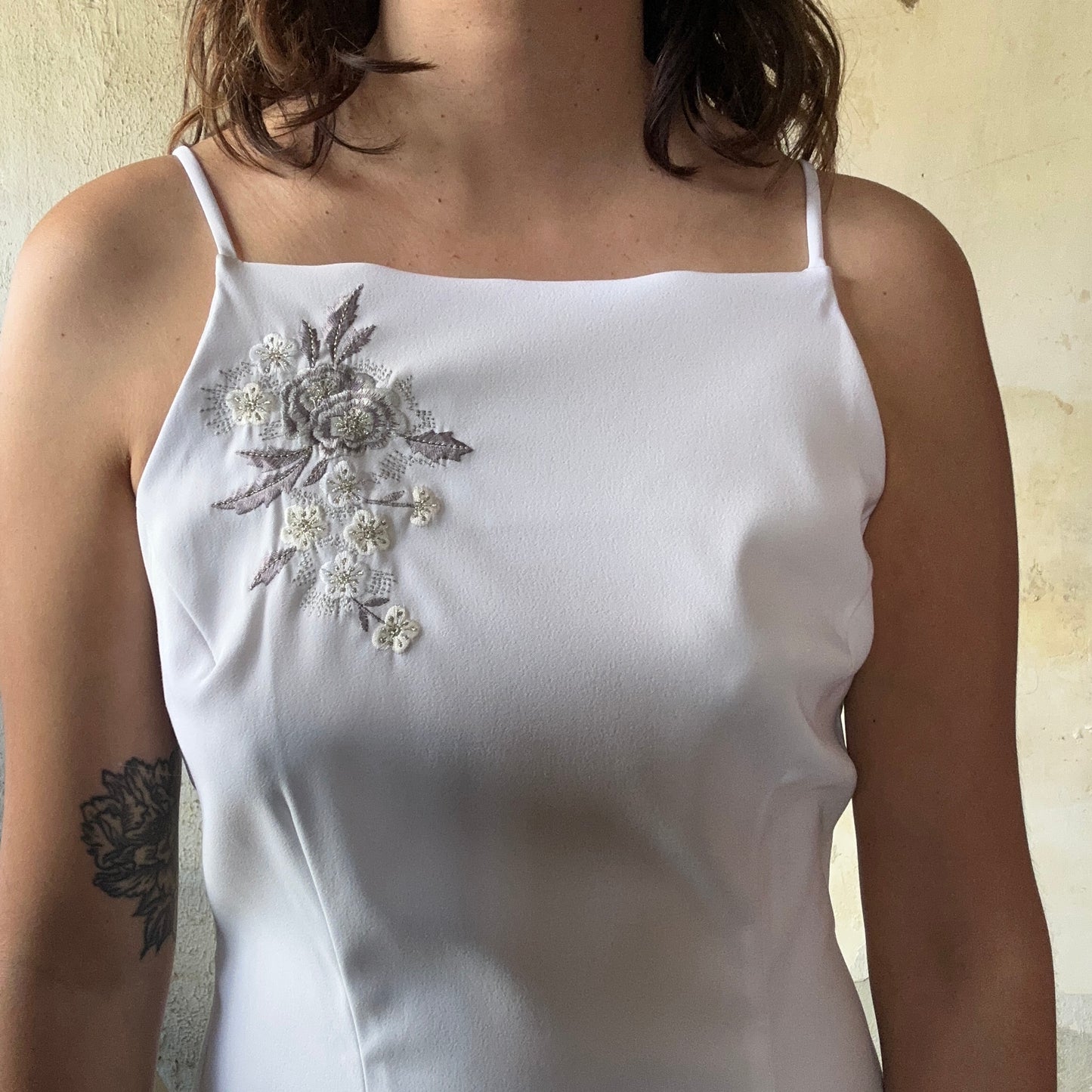 White Sleeveless Dress W/ Floral Appliques S