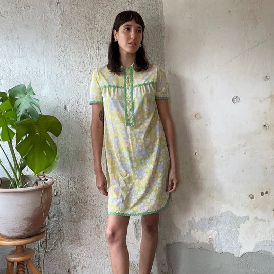 1970’s Daisy Green Nightgown Dress S