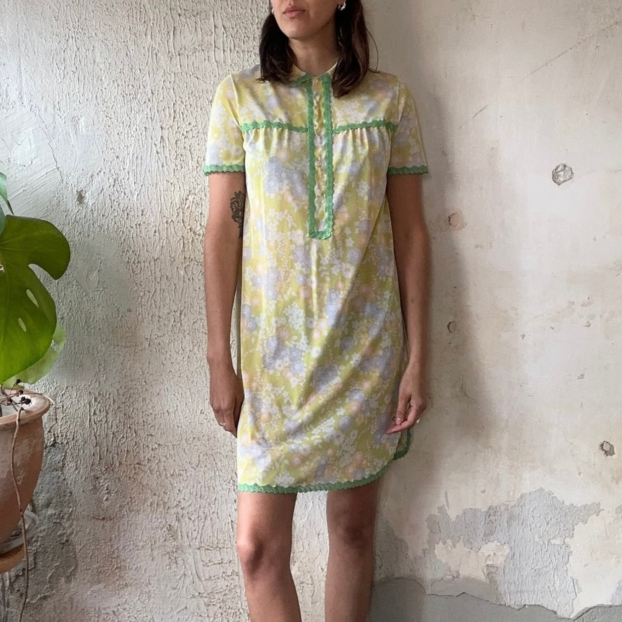 1970’s Daisy Green Nightgown Dress S
