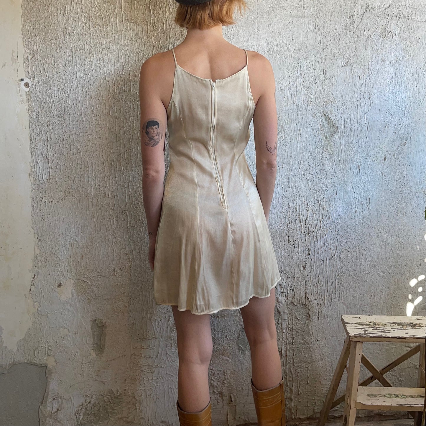 VTG Cream/Gold Shimmer Sleeveless Dress XS