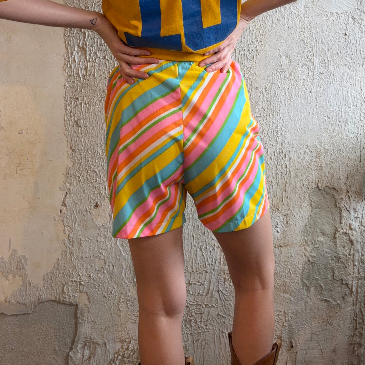 VTG Multi Color Striped Shorts XS/S
